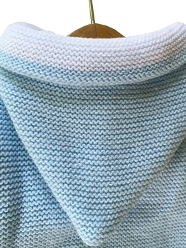 san francisco de punto celeste con capucha